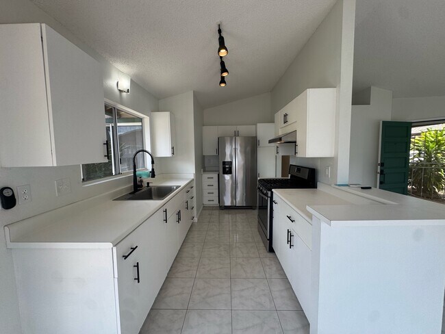 Building Photo - 91-1003-1003 Keoneae Pl