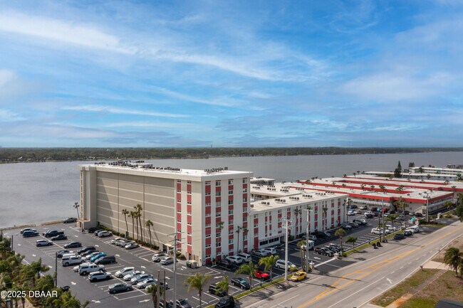 Primary Photo - 2711 N Halifax Ave