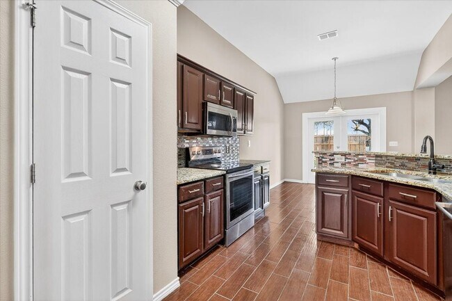 Building Photo - 7502 Fred's Folly Dr