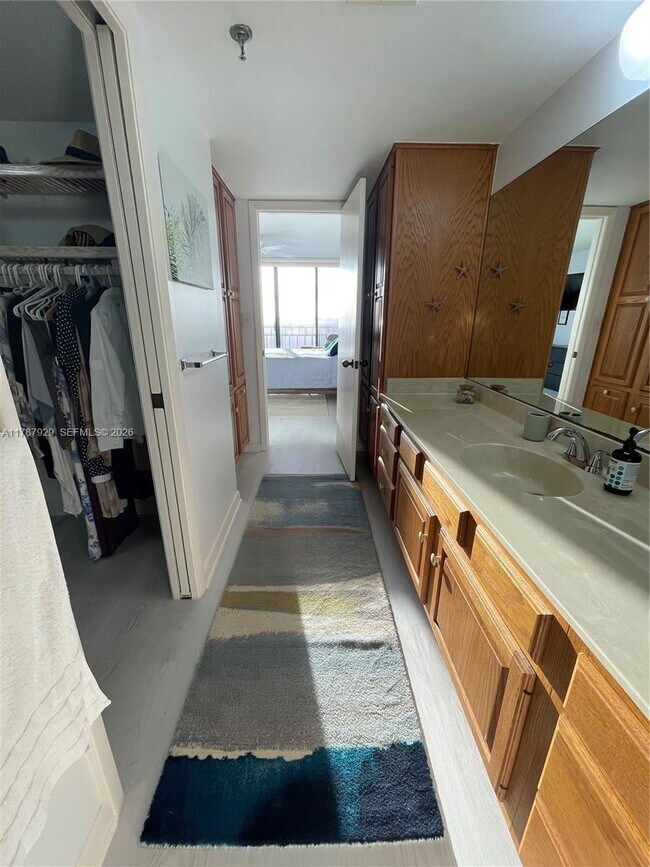 Building Photo - 5047 N Hwy A1A