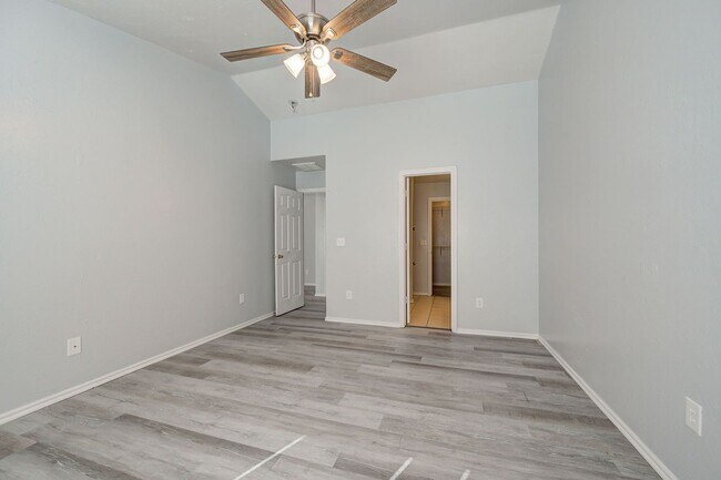 Building Photo - 605 Welston Cir