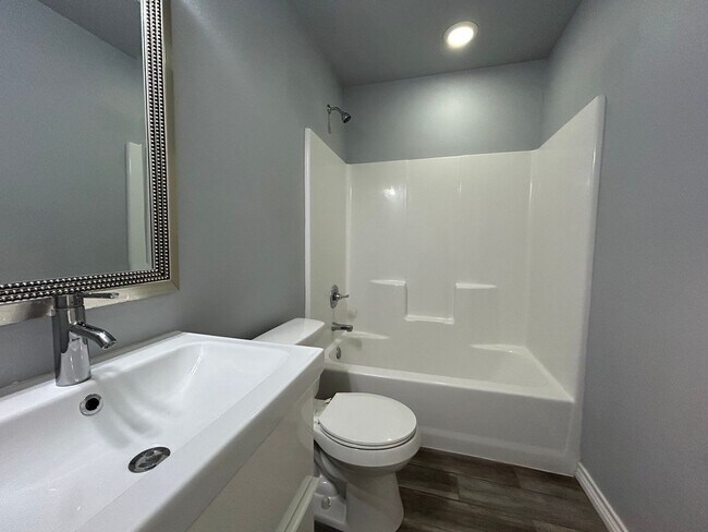 Building Photo - Beautiful 3/2/2 in Frenship School District!