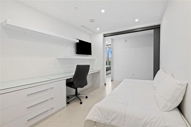 Building Photo - 701 N Fort Lauderdale Beach Blvd