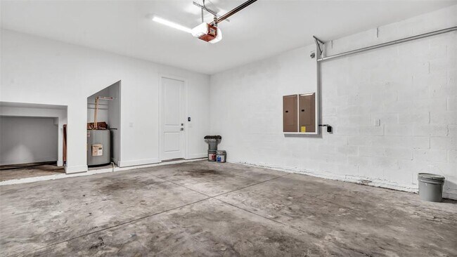 Building Photo - 3008 W Julia St
