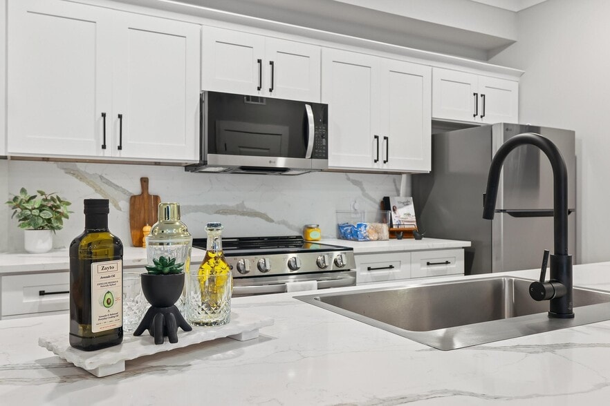 PG Kitchen - Pointe Grand Estrella at Phoenix