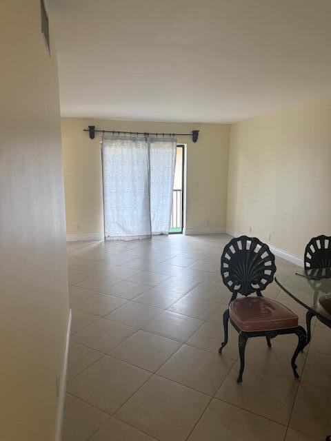 Building Photo - 21911 Lake Forest Cir