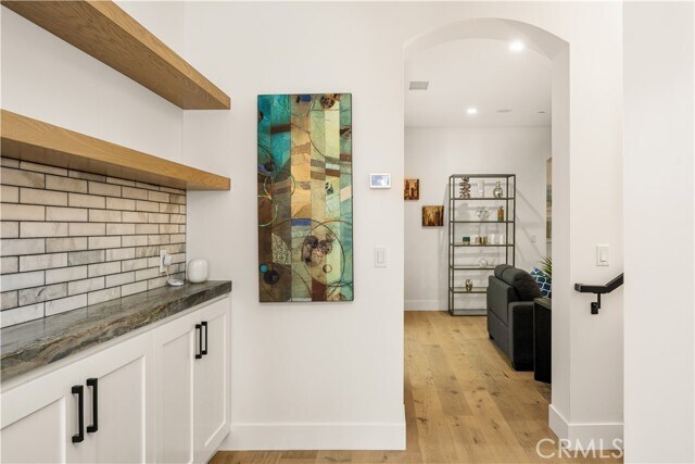 Building Photo - 114 2nd St