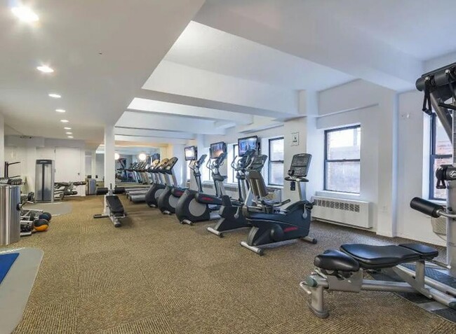 Building Photo - 3 bedroom in New York NY 10001