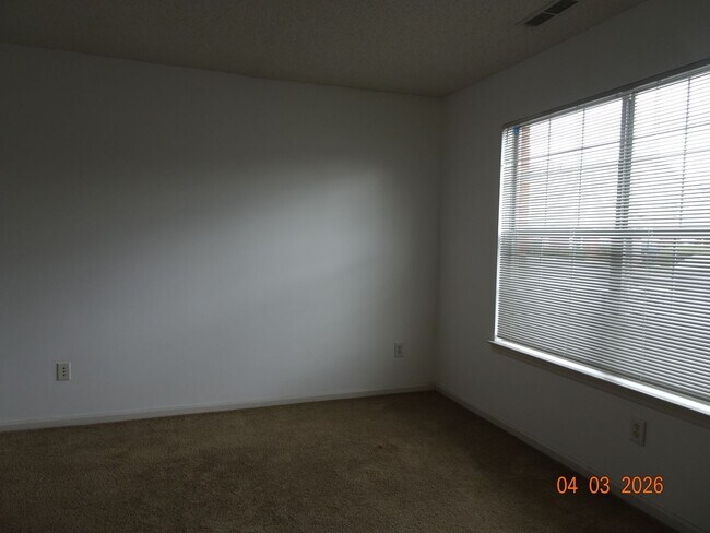 Building Photo - 2 Bedroom 2 Full Bath Condo