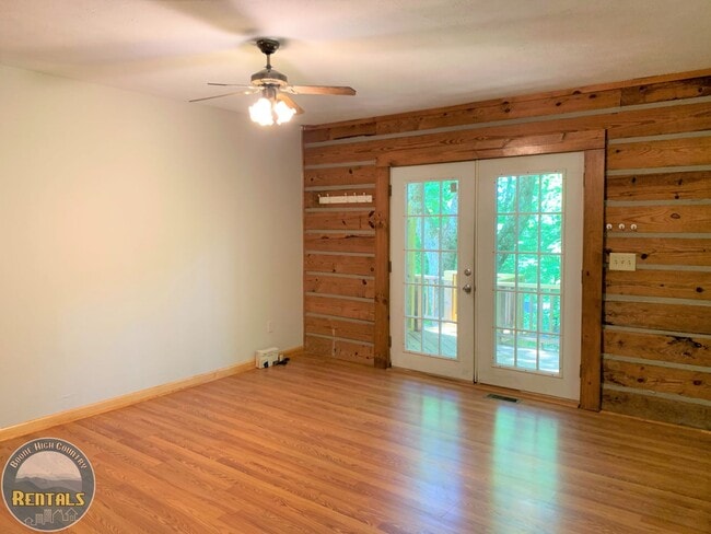 Building Photo - 159 David Sides Rd