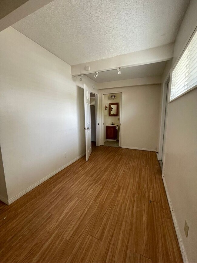 Building Photo - 6775 Pasado Rd