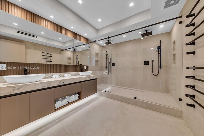 Building Photo - 3535 S Ocean Dr