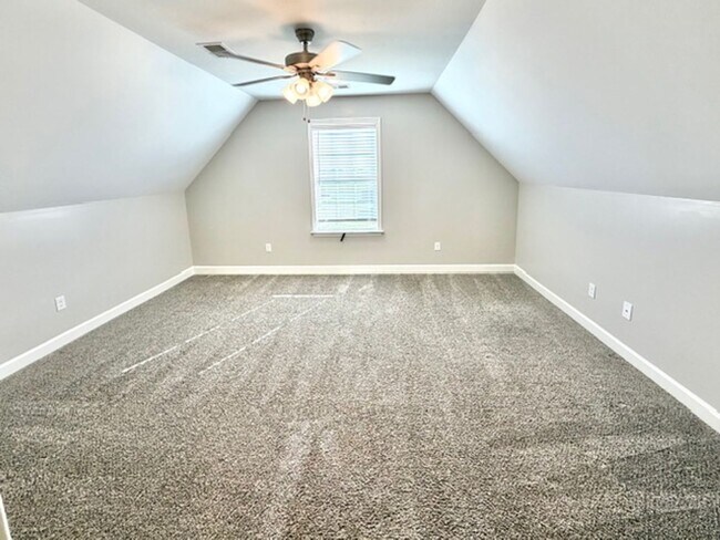 Building Photo - LakesideCirS9274