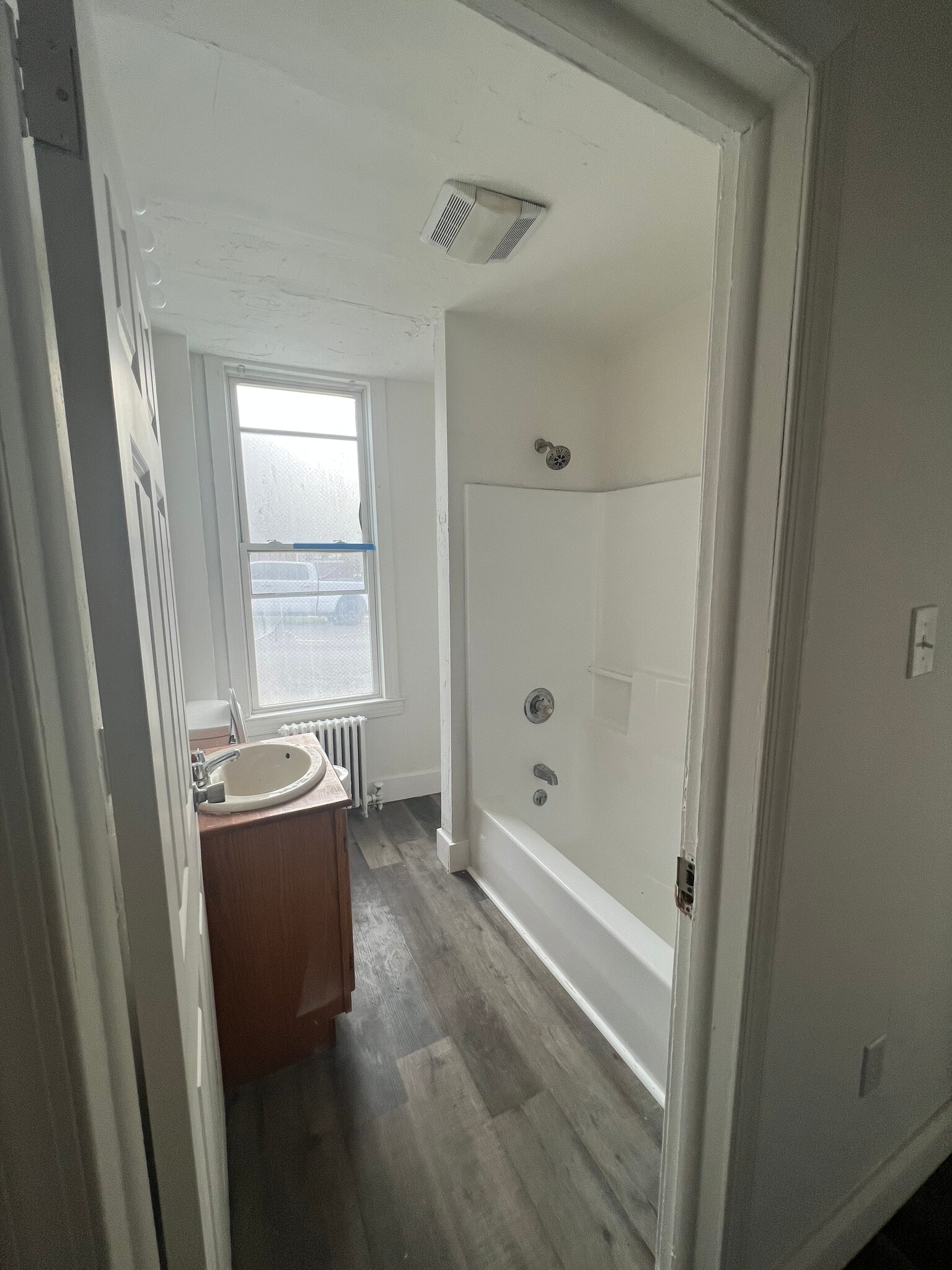 Bathroom - 158 W Jackson St