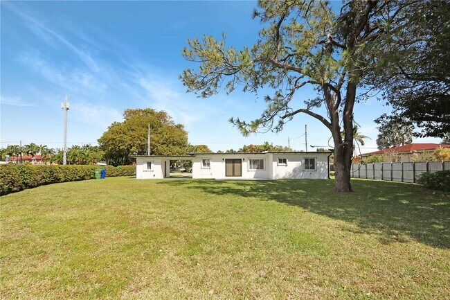 Building Photo - 3296 NW 14th Terrace