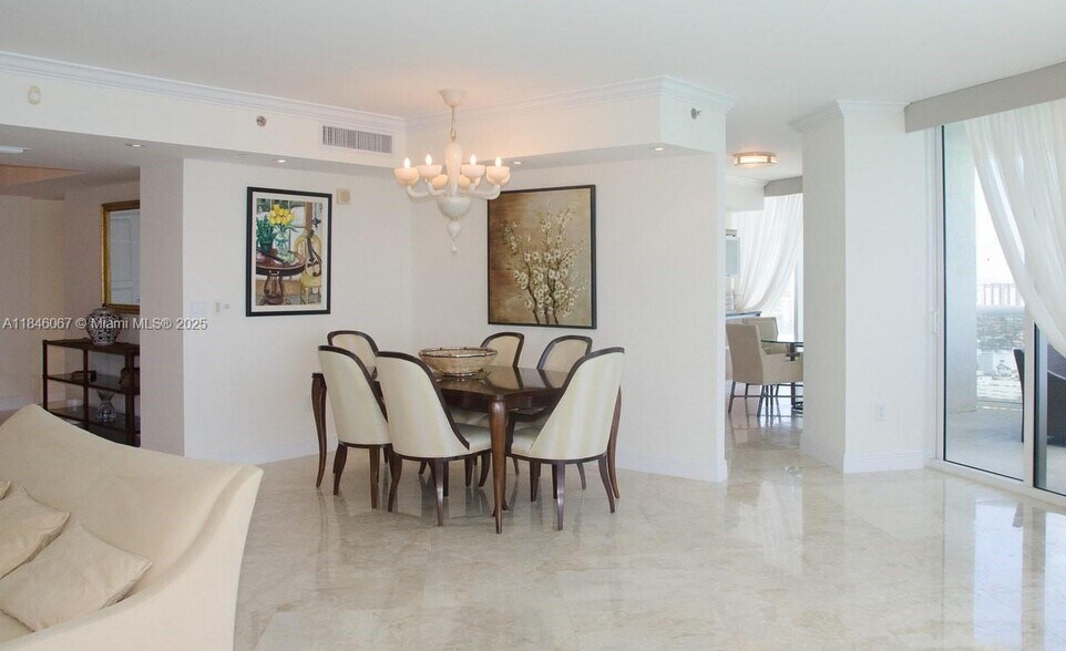 Building Photo - 17201 Collins Ave