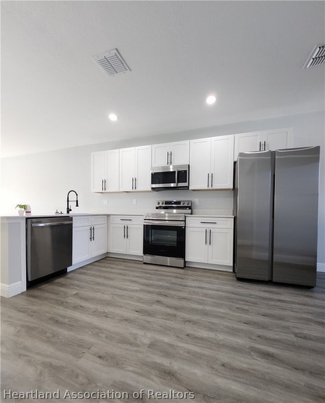 Building Photo - 6920 Dickinson Dr