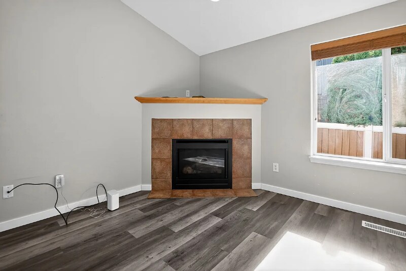 Building Photo - 12505 NE 24th St