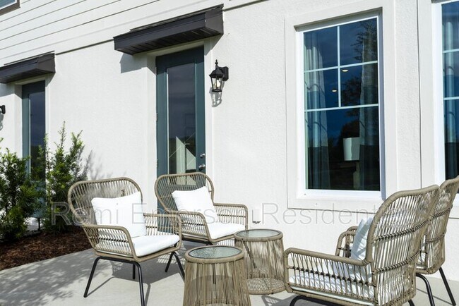 Building Photo - 700 Benoi Dr