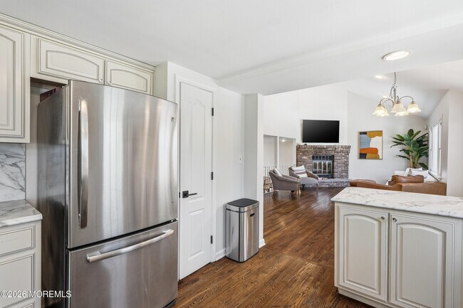 Building Photo - 4 Cheryl Dr