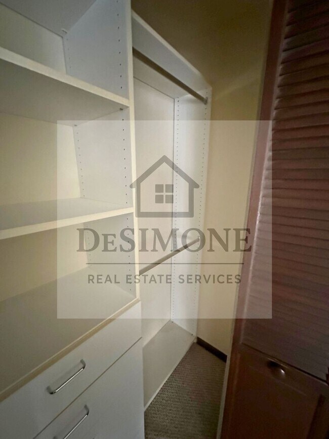 Building Photo - Mostly Furnished 3BR, 2BA House SW Ocala