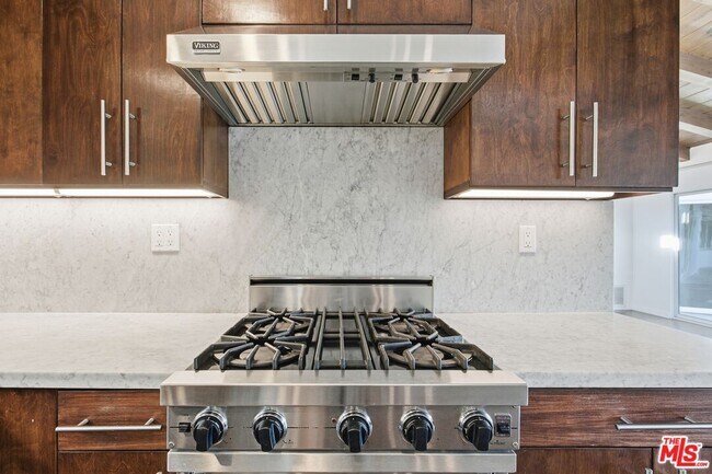 Building Photo - 3476 Troy Dr