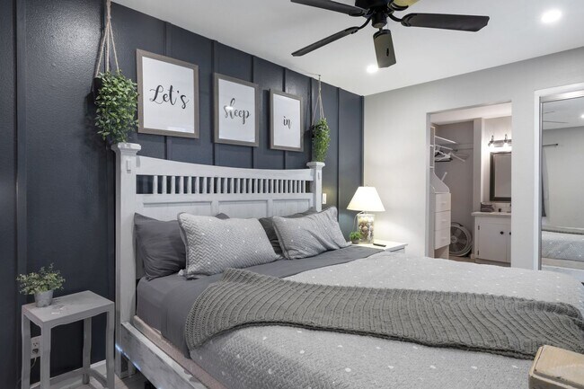 Building Photo - Great South Scottsdale Location 1 Bedroom Fully Furnished (optional)