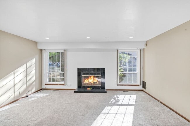 Building Photo - 2116 Glasgow Ct