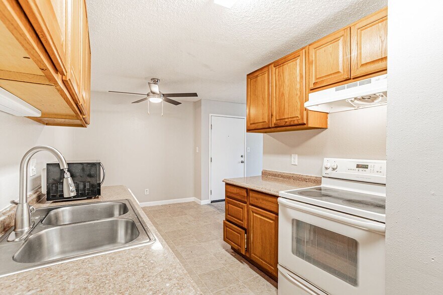 Building Photo - 10211 Ura Ln