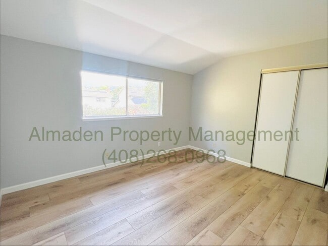 Building Photo - 1278 Oakglen Way