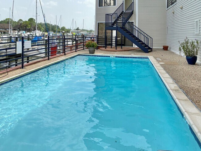 Building Photo - 793 Davis Rd