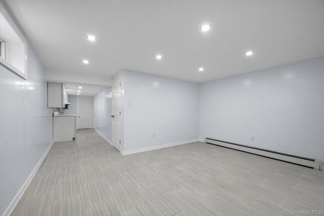 Building Photo - 85-66 188th St