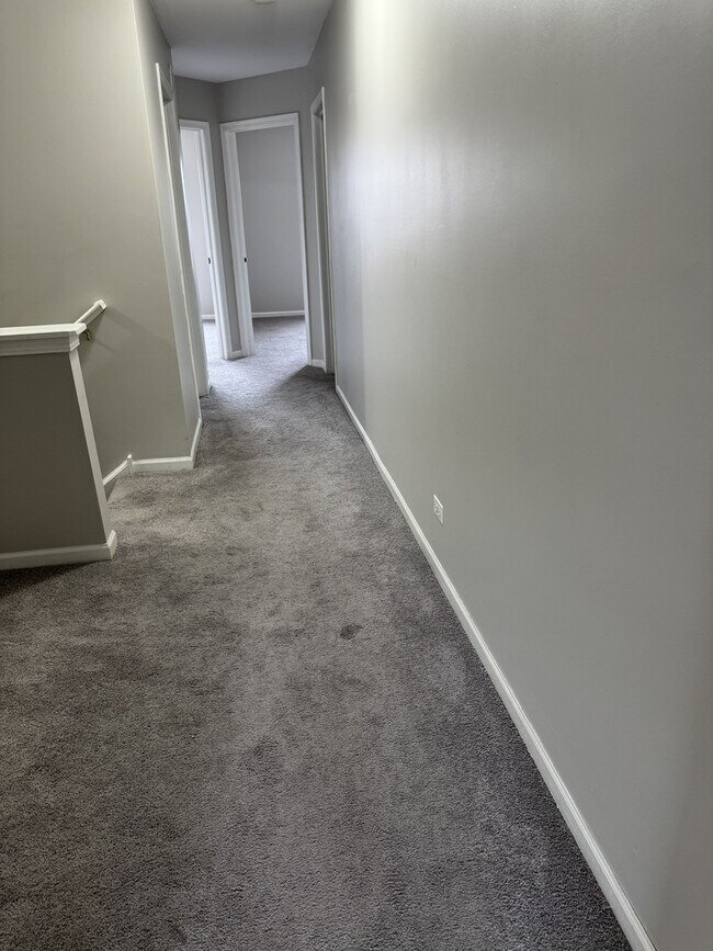 Building Photo - 309 Springbrook Trail S