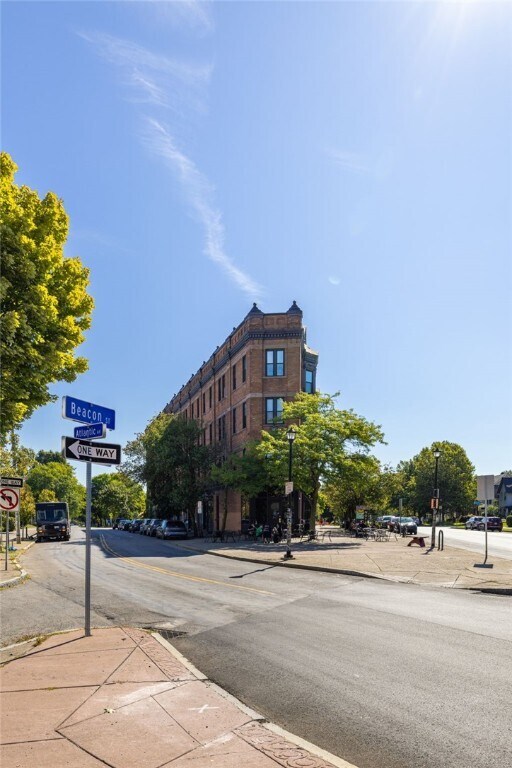Building Photo - 91 Merriman St
