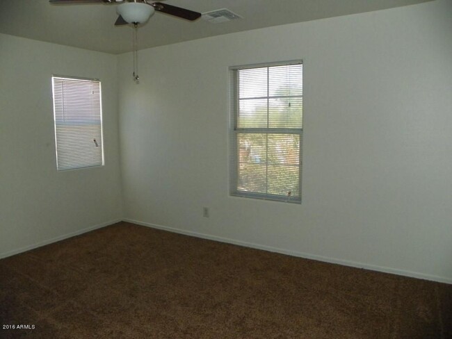 Building Photo - Phoenix Gem, 3 bed, 2.5 bath