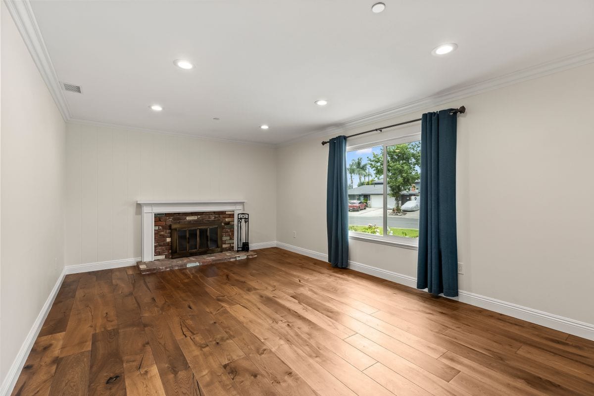 Building Photo - 1096 Canyon View Dr