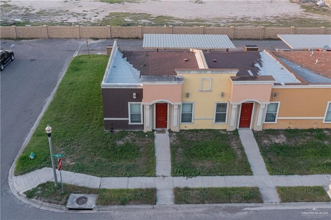 Building Photo - 3151 Regal Dr