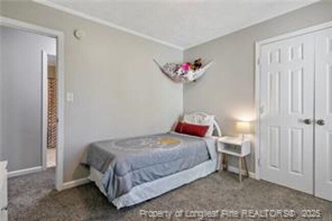 Building Photo - 2527 SIlverbell
