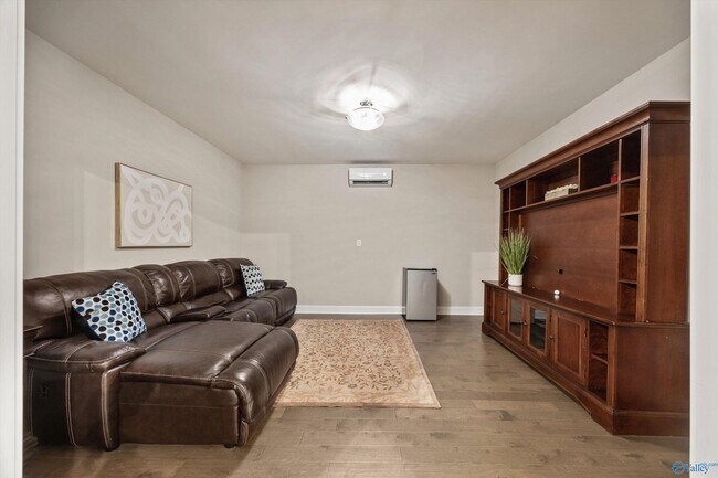 Building Photo - 107 Poydras St