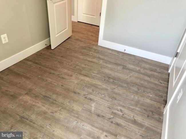 Building Photo - 447 Orange St SE