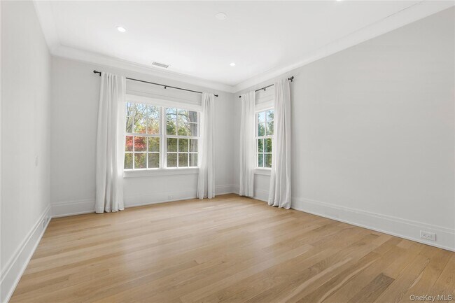 Building Photo - 25 Hunt Pl