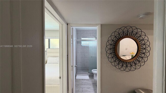 Building Photo - 10004 E Bay Harbor Dr