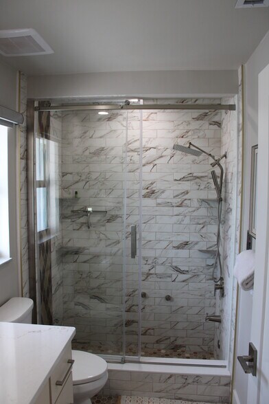 Building Photo - 229 Palm Is NW