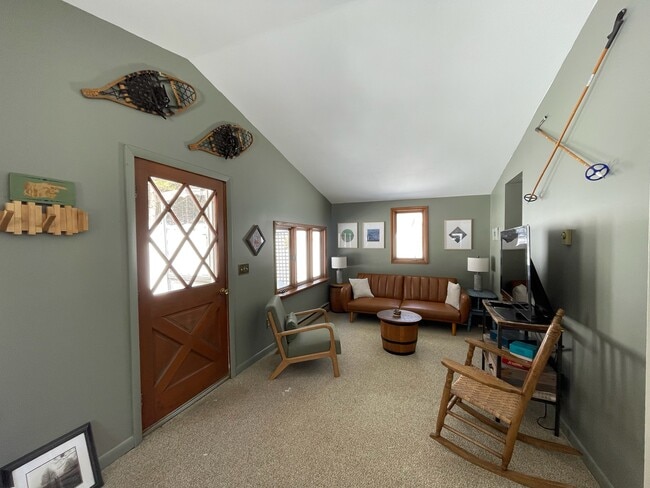 Building Photo - 9 Winhall Hollow Rd