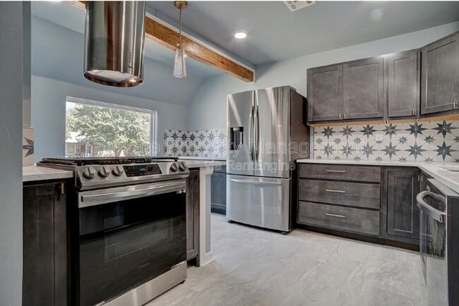 Building Photo - 1908 Sheffield Rd