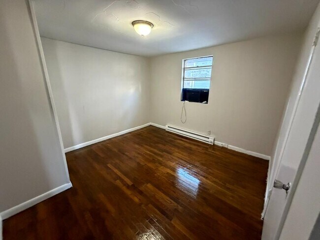 Building Photo - 6001 California Ave