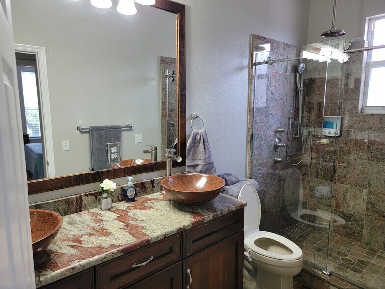 Building Photo - 1184 Riveredge Dr