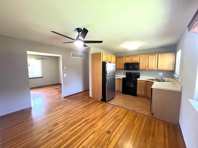 Primary Photo - Move In Ready - 3 Bedroom 1.5 Bath In St. ...