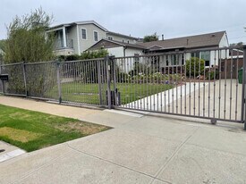 Building Photo - 1518 S Carmelina Ave