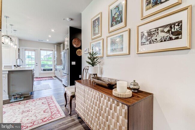Building Photo - 102 St Ives Pl